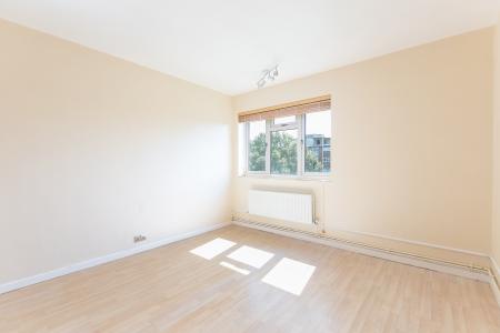 2 bedroom Flat for sale in Studley Road, Stockwell, London, SW4