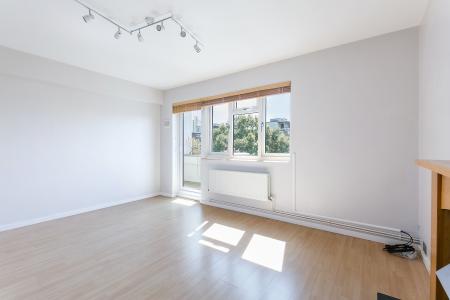 2 bedroom Flat for sale in Studley Road, Stockwell, London, SW4