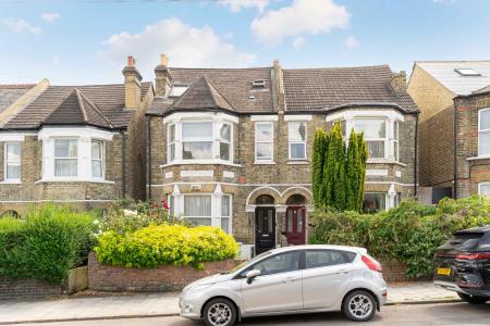 2 bedroom Flat for sale in Wolfington Road, West Norwood, London, SE27