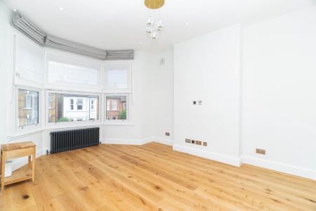 2 bedroom Flat for sale in Wolfington Road, West Norwood, London, SE27