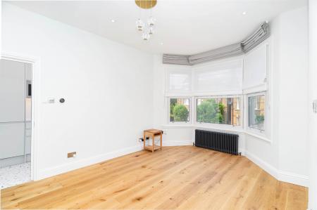2 bedroom Flat for sale in Wolfington Road, West Norwood, London, SE27