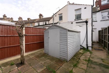 3 bedroom Terraced House for sale in Bensham Lane, Thornton Heath, Croydon, CR0