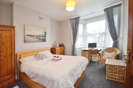 4 bedroom House share to let in Ardgowan Road, Catford, London, SE6