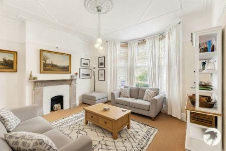 4 bedroom House share to let in Ardgowan Road, Catford, London, SE6