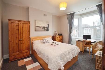 4 bedroom House share to let in Ardgowan Road, Catford, London, SE6