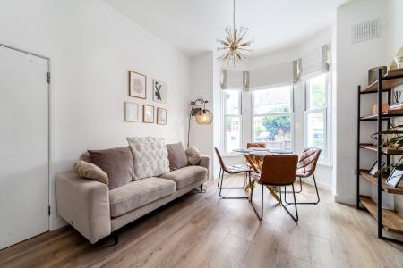 2 bedroom Flat to let in Auckland Hill, West Norwood, London, SE27