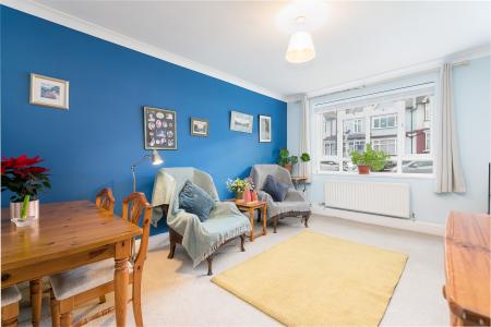 2 bedroom Flat for sale in Valley Road, Streatham, London, SW16
