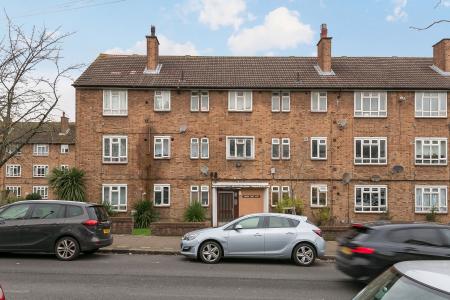 2 bedroom Flat for sale in Valley Road, Streatham, London, SW16