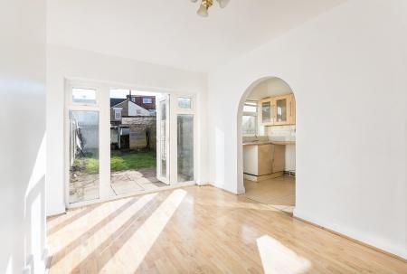 3 bedroom Terraced House to let in Thornton Road, Thornton Heath, Croydon, CR7