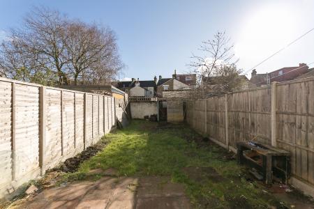 3 bedroom Terraced House to let in Thornton Road, Thornton Heath, Croydon, CR7