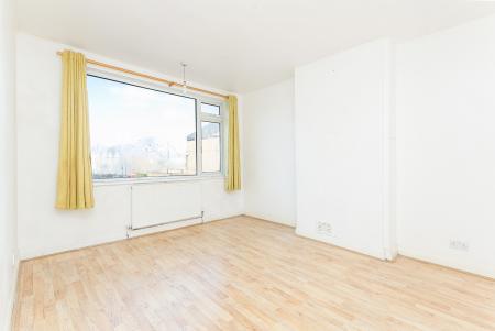 3 bedroom Terraced House to let in Thornton Road, Thornton Heath, Croydon, CR7