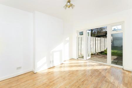 3 bedroom Terraced House to let in Thornton Road, Thornton Heath, Croydon, CR7