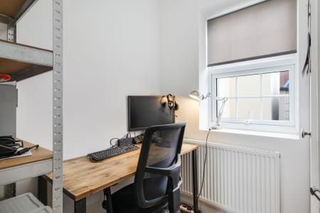 2 bedroom Flat for sale in Semley Road, London, SW16