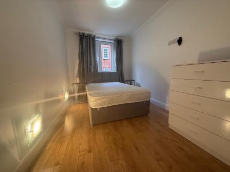 2 bedroom Flat to let in Little Britain, London, EC1A