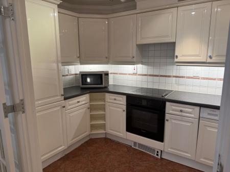 2 bedroom Flat to let in Little Britain, London, EC1A