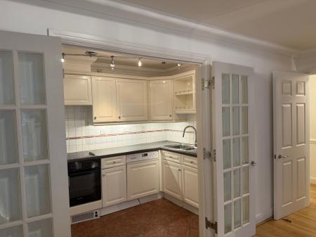 2 bedroom Flat to let in Little Britain, London, EC1A