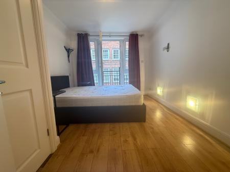 2 bedroom Flat to let in Little Britain, London, EC1A
