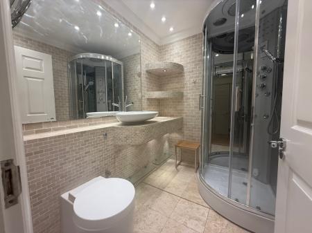 2 bedroom Flat to let in Little Britain, London, EC1A