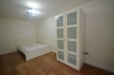 4 bedroom Terraced House to let in Eden Road, West Norwood, London, SE27