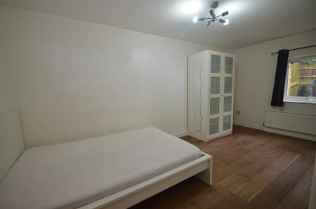 4 bedroom Terraced House to let in Eden Road, West Norwood, London, SE27