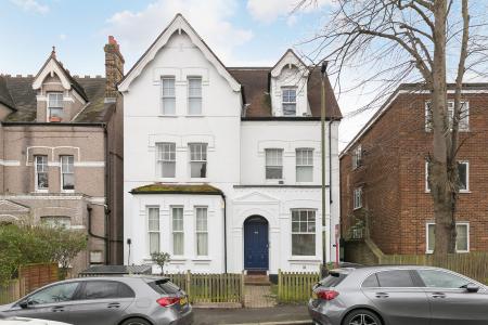 1 bedroom Flat for sale in St Julians Farm Road, West Norwood, London, SE27