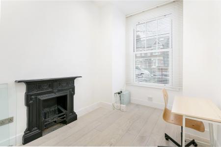 1 bedroom Flat for sale in St Julians Farm Road, West Norwood, London, SE27