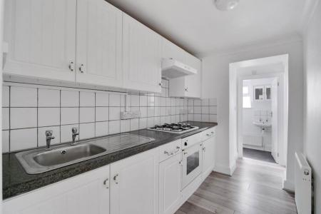 1 bedroom Ground floor maisonette to let in Selhurst Road, South Norwood, London, SE25