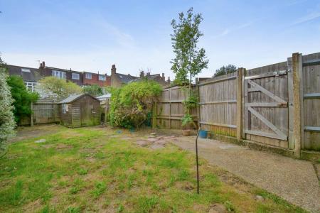 3 bedroom End of terrace house to let in Egremont Road, West Norwood, London, SE27
