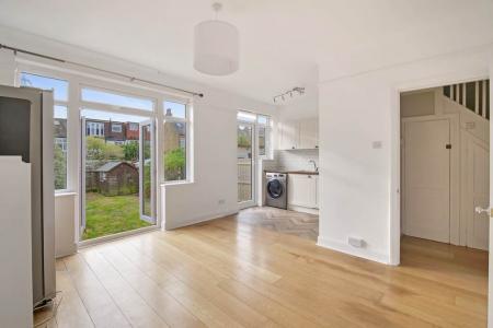 3 bedroom End of terrace house to let in Egremont Road, West Norwood, London, SE27