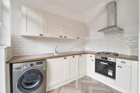 3 bedroom End of terrace house to let in Egremont Road, West Norwood, London, SE27