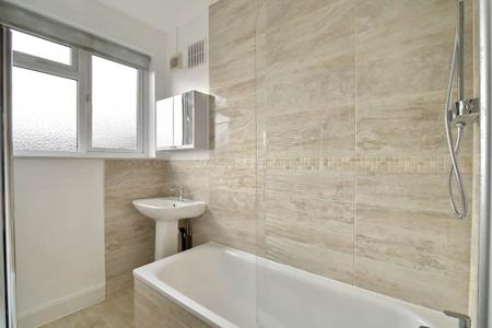 3 bedroom End of terrace house to let in Egremont Road, West Norwood, London, SE27