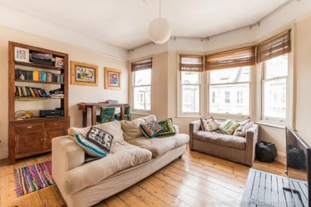 2 bedroom Flat to let in Helix Road, Brixton, London, SW2