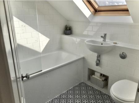 2 bedroom Flat to let in Casewick Road, West Norwood, London, SE27