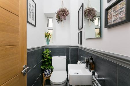 2 bedroom Flat for sale in Charters Close, Gipsy Hill, London, SE19