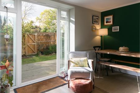2 bedroom Flat for sale in Charters Close, Gipsy Hill, London, SE19