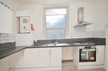 2 bedroom Flat to let in Norwood Road, Tulse HIll, London, SE27