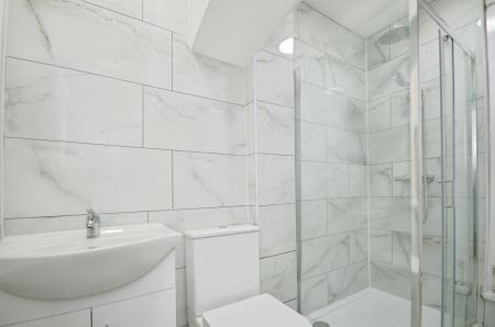 2 bedroom Flat to let in Norwood Road, Tulse HIll, London, SE27