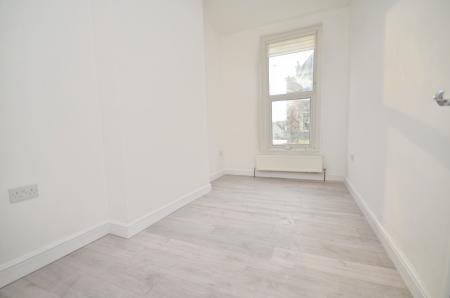 2 bedroom Flat to let in Norwood Road, Tulse HIll, London, SE27