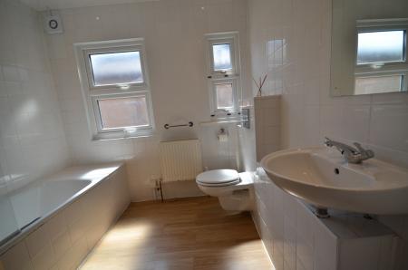 2 bedroom Flat to let in Dalton Street, West Norwood, London, SE27