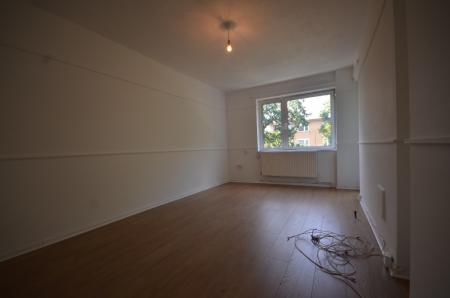 3 bedroom Flat to let in Bowen Drive, West Dulwich, London, SE21