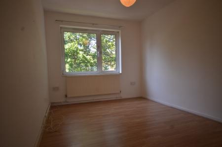 3 bedroom Flat to let in Bowen Drive, West Dulwich, London, SE21