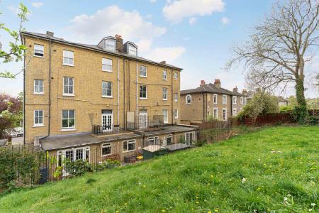 2 bedroom Flat for sale in Lancaster Avenue, West Norwood, London, SE27