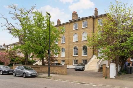 2 bedroom Flat for sale in Lancaster Avenue, West Norwood, London, SE27
