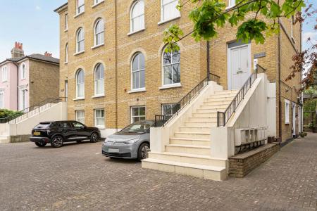 2 bedroom Flat for sale in Lancaster Avenue, West Norwood, London, SE27