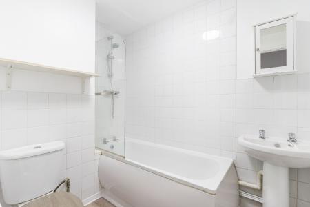 1 bedroom Flat for sale in Ashdown Way, London, SW17