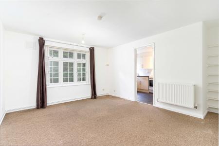 1 bedroom Flat for sale in Ashdown Way, London, SW17