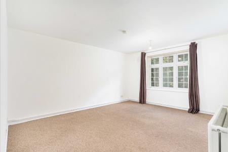 1 bedroom Flat for sale in Ashdown Way, London, SW17