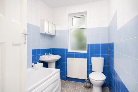 3 bedroom Terraced House for sale in Thornton Road, Thornton Heath, Croydon, CR7
