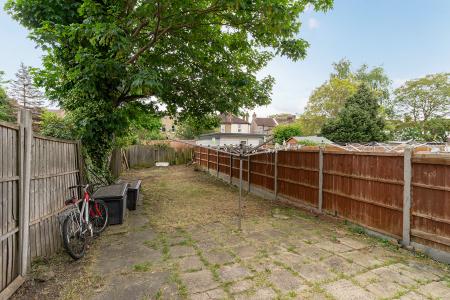 3 bedroom Terraced House for sale in Thornton Road, Thornton Heath, Croydon, CR7