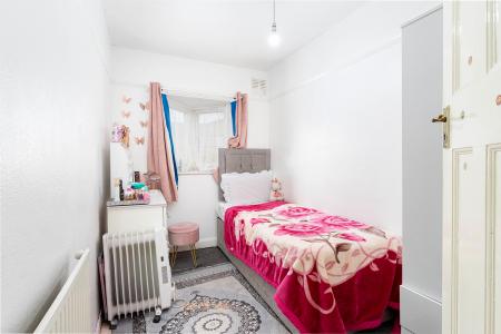 3 bedroom Terraced House for sale in Thornton Road, Thornton Heath, Croydon, CR7